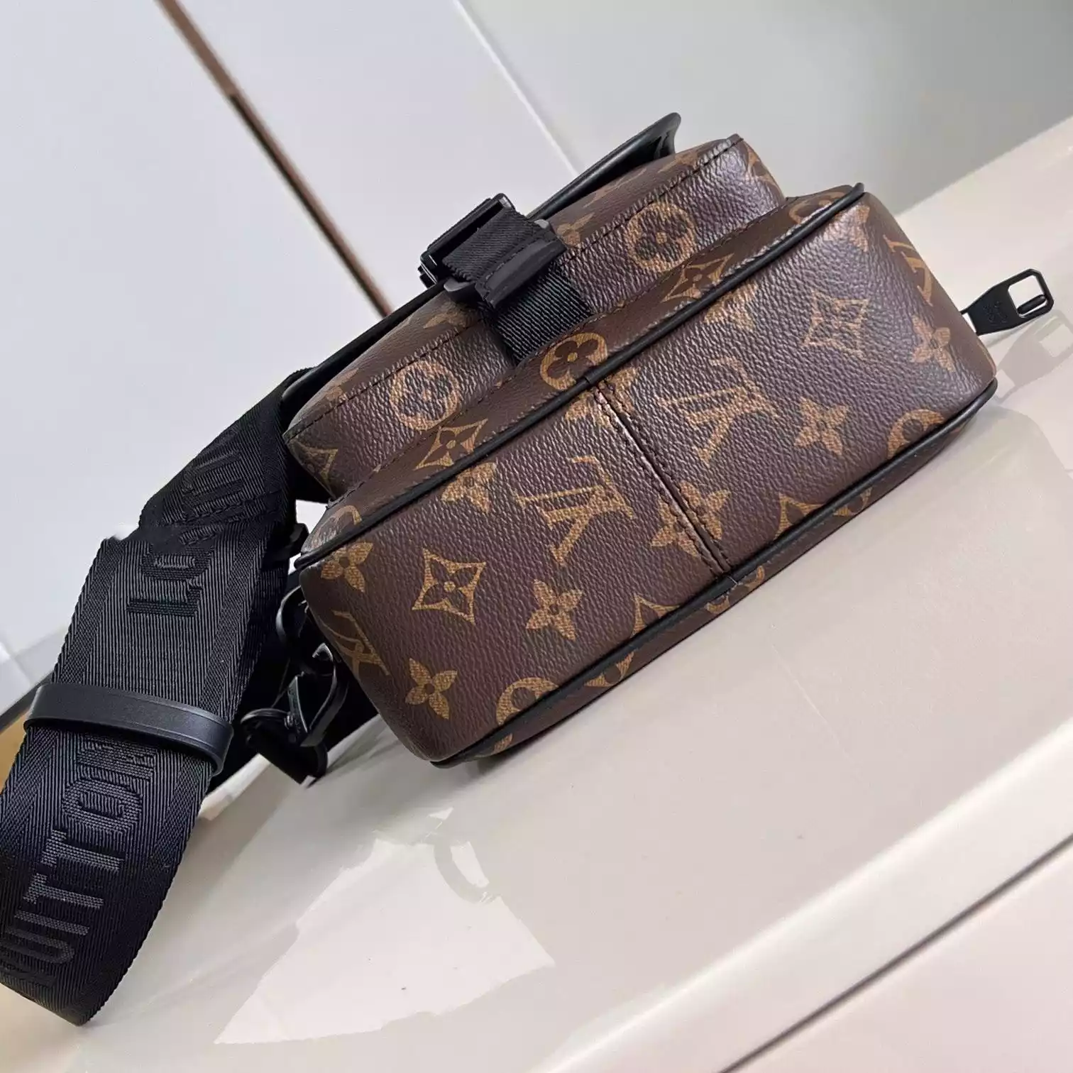 QUEST MESSENGER BAG MONOGRAM MACASSAR COATED CANVAS M46973 - LW449 DISCOVERY BACKPACK PM SKY BLUE MONOGRAM CANVAS