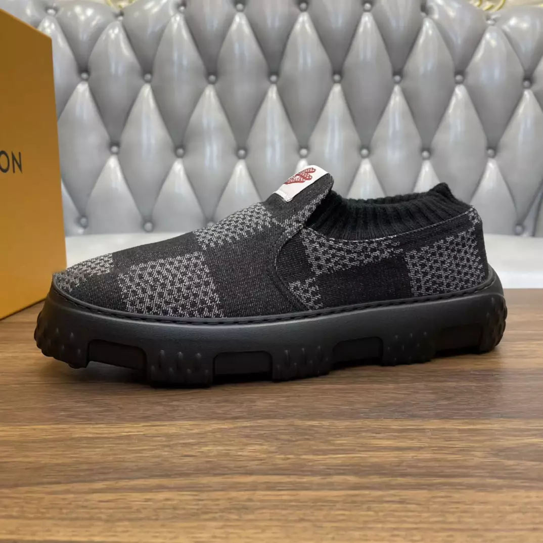 SPACE LANDER SLIP ON IN BLACK - VL059