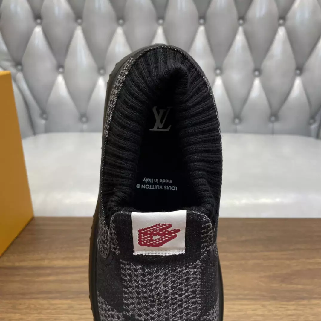 SPACE LANDER SLIP ON IN BLACK - VL059