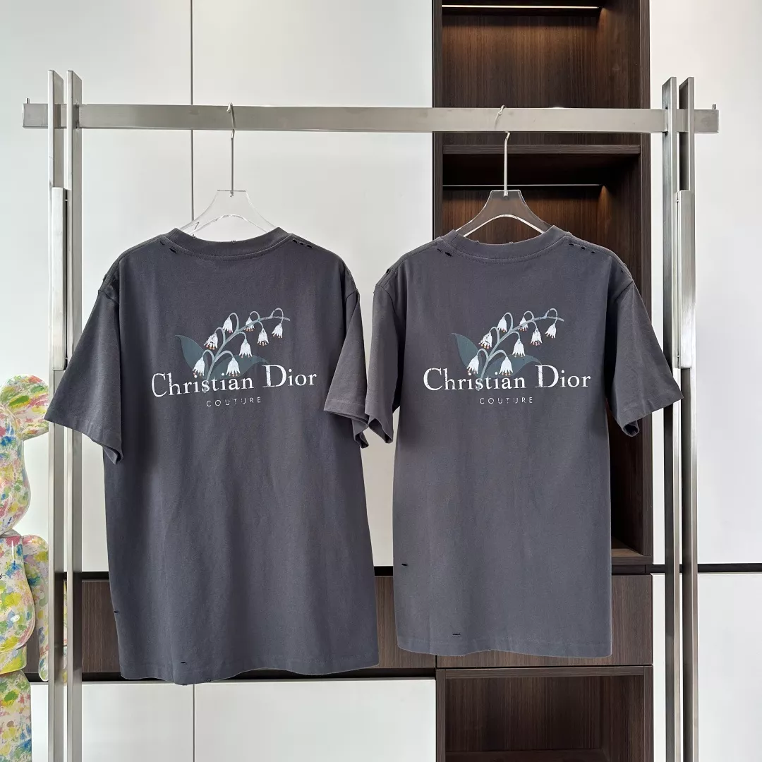 DIOR COUTURE T-SHIRT, RELAXED FIT BLACK DISTRESSED-EFFECT COTTON JERSEY - DOT044