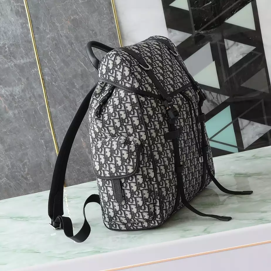 DIOR HIT THE ROAD BACKPACK WITH FLAP - DIO053