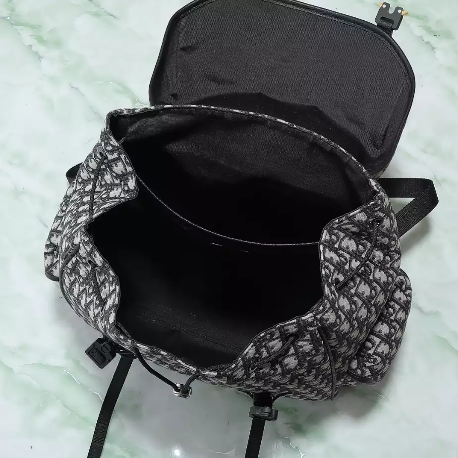 DIOR HIT THE ROAD BACKPACK WITH FLAP - DIO053