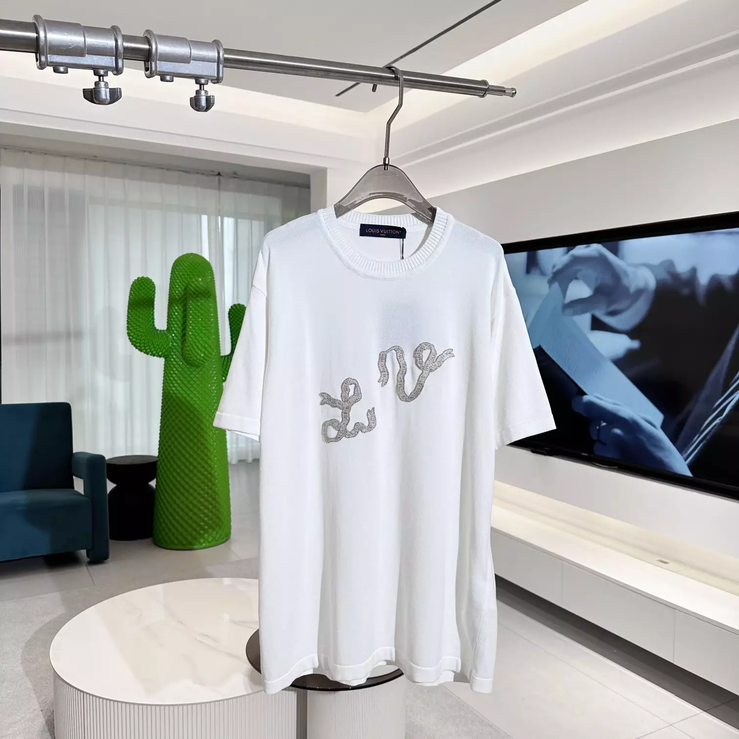 EMBELLISHED SHORT-SLEEVED COTTON CREWNECK IN WHITE - LVTS134 Damier Jacquard Short-Sleeved Crewneck - LVTS089