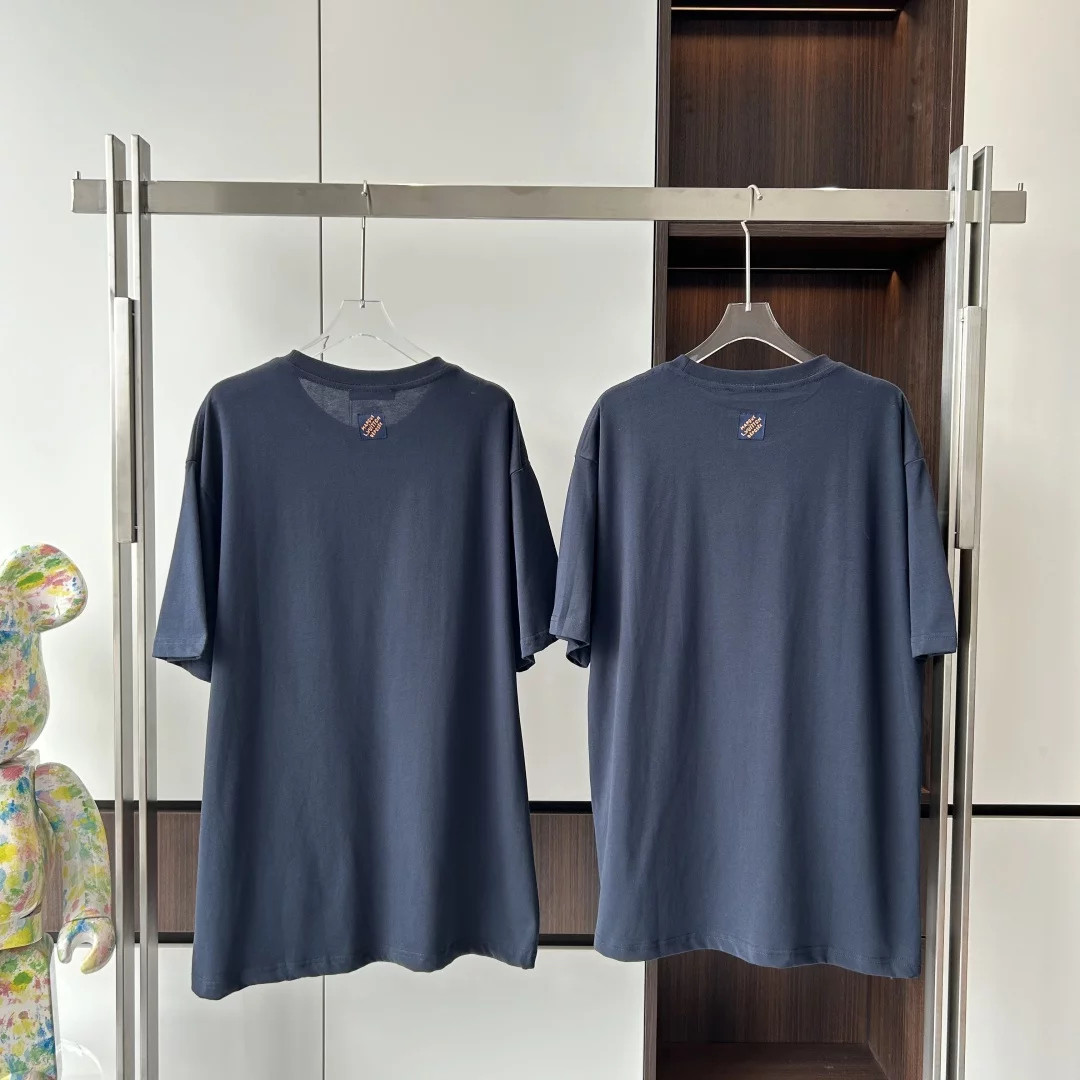 EMBROIDERED SHORT SLEEVED T-SHIRT IN BLACK - LVTS119 Damier Jacquard Short-Sleeved Crewneck - LVTS089