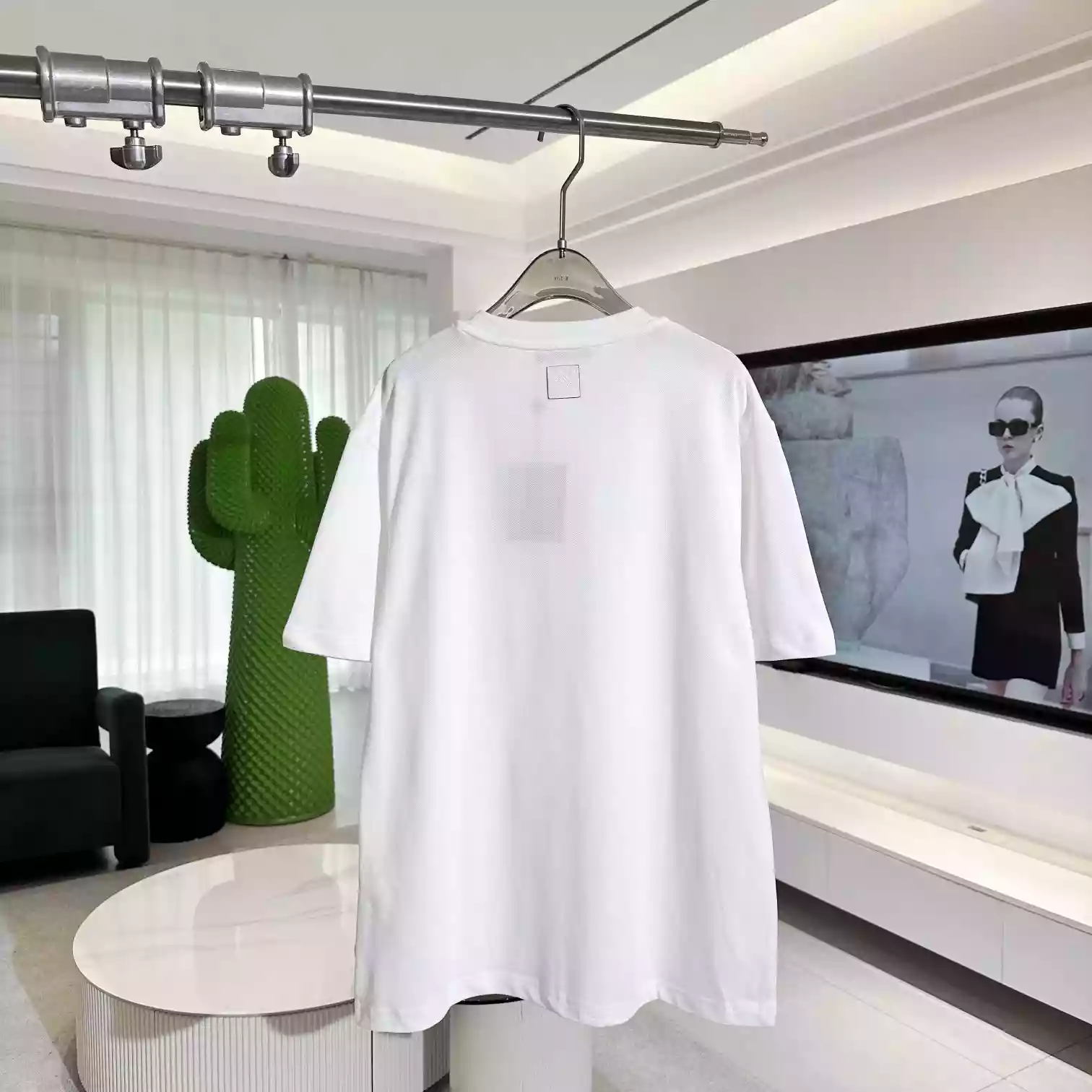 EMBROIDERED T-SHIRT IN WHITE - LVTS096 Damier Jacquard Short-Sleeved Crewneck - LVTS089