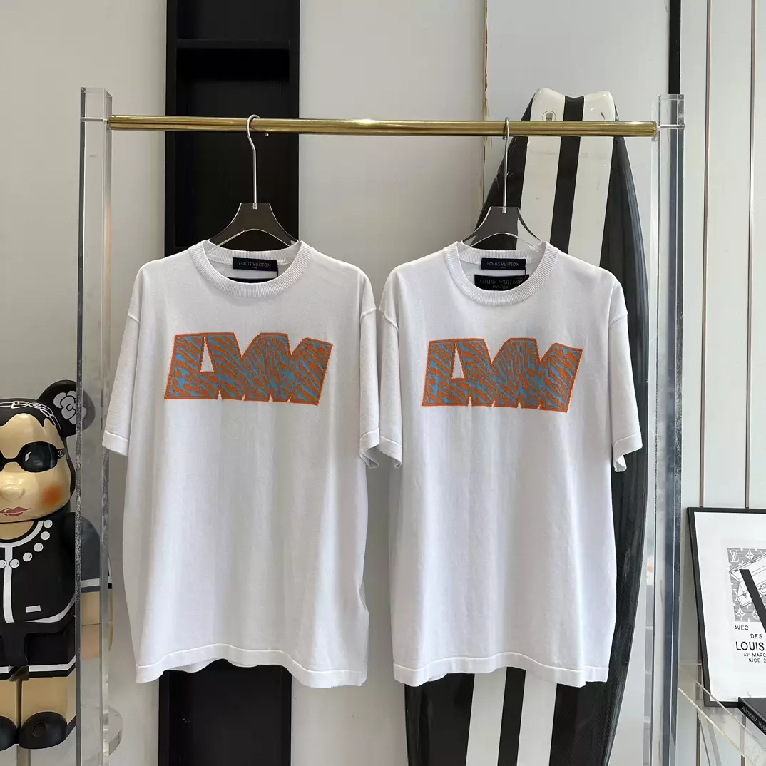 LOGO COTTON T-SHIRT IN WHITE - LVTS110 Damier Jacquard Short-Sleeved Crewneck - LVTS089