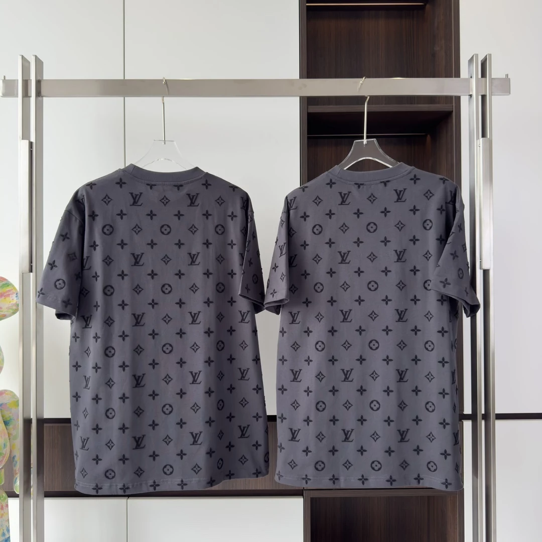 LV HOOK AND LOOP MONOGRAM SHORT-SLEEVE T-SHIRT IN GREY - LVTS106 Damier Jacquard Short-Sleeved Crewneck - LVTS089