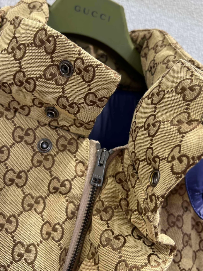 GUCCI Black Hooded Jacket - GCJ053