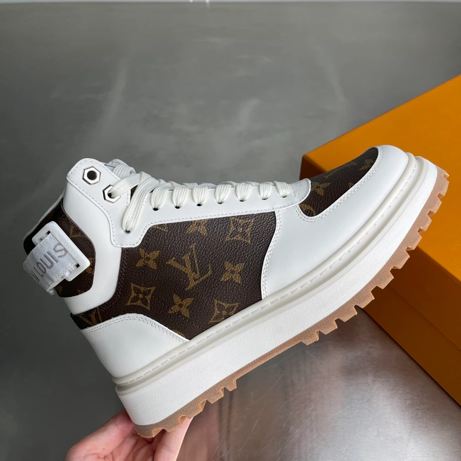 LV SKATE SNEAKERS