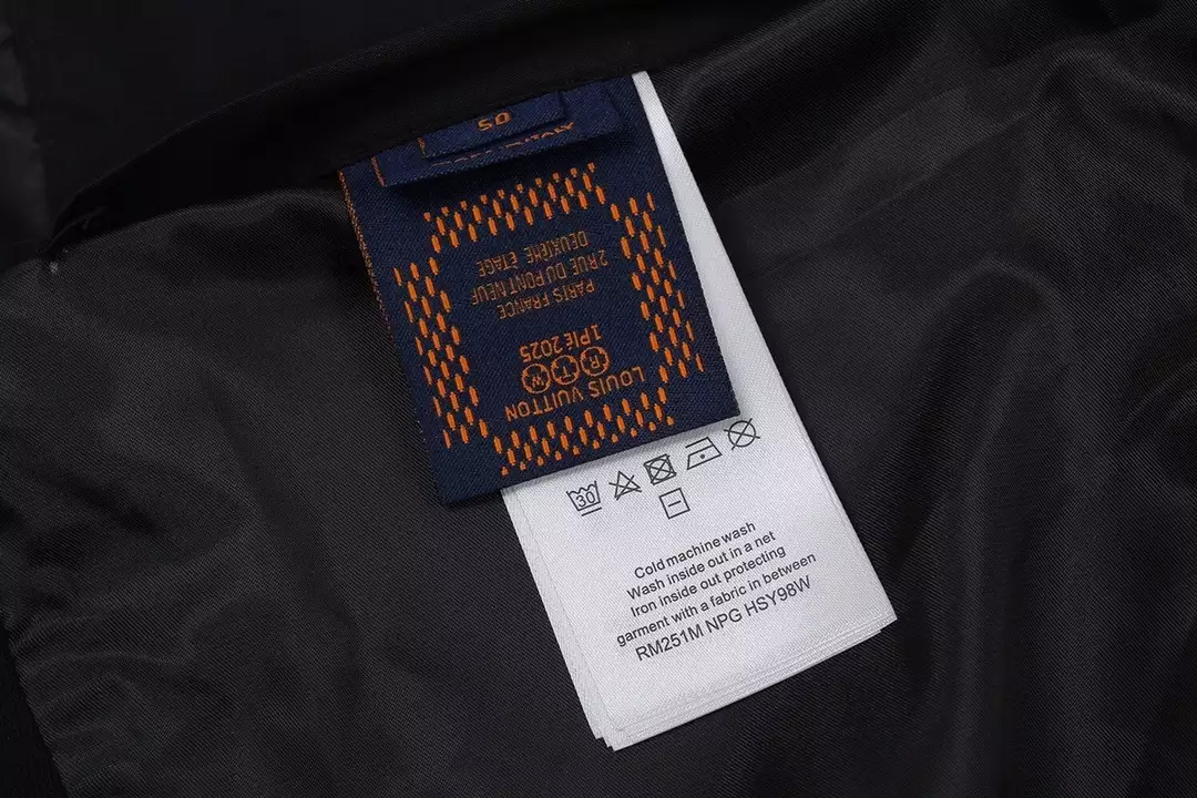 Louis Vuitton Coat - LVC050