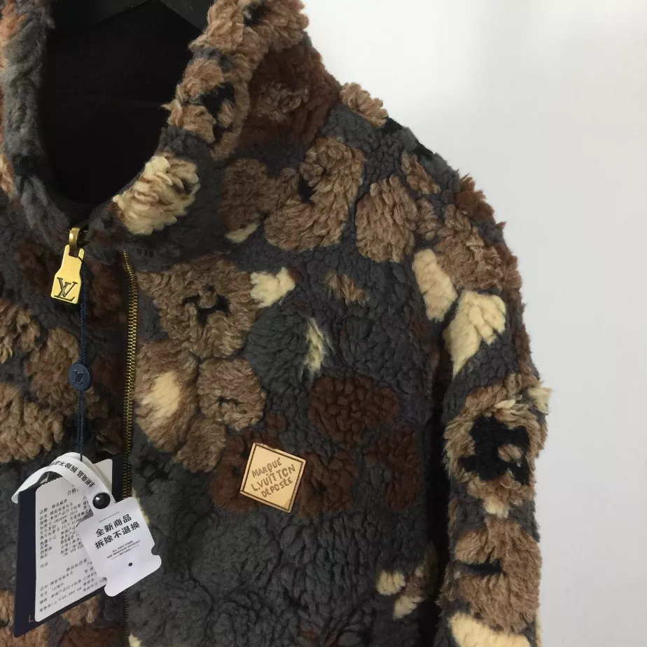 Louis Vuitton Coat - LVC050