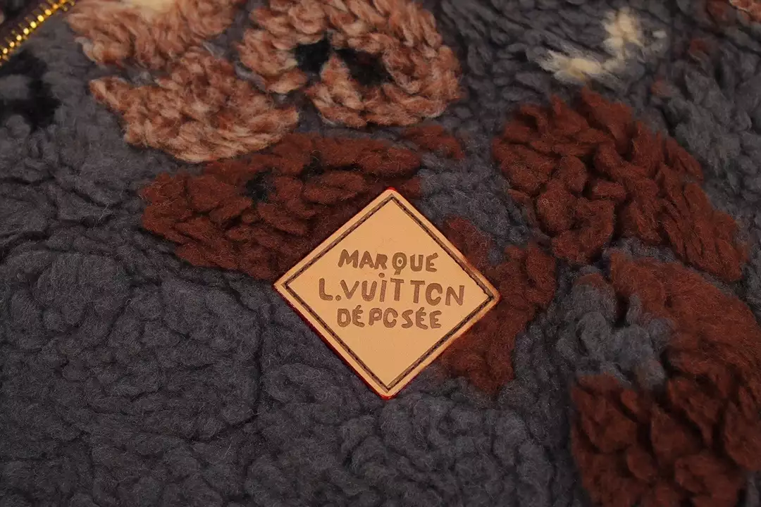 Louis Vuitton Coat - LVC050